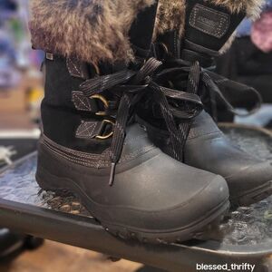 Khombu Women's size 6M Suede Snow Boots